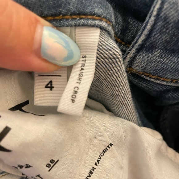 LOFT straight leg light wash  cropped jeans size 27/4 - Picture 4 of 9